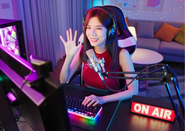 Live Streaming Games on Facebook