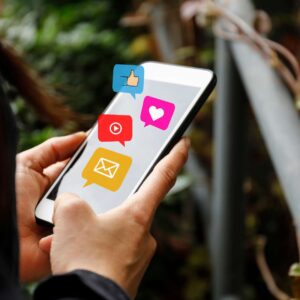 Social Media Navigation: Crafting Your Digital Persona
